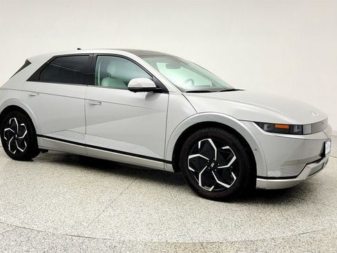 Used 2024 Hyundai Ioniq 5 Limited image 3