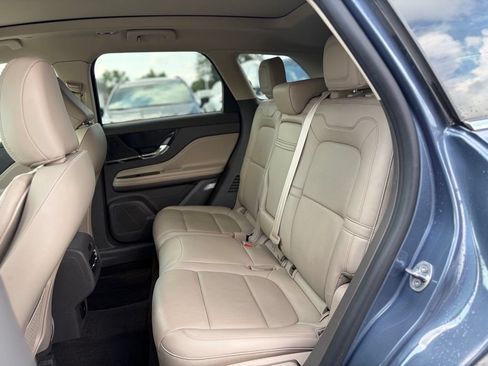 Used 2022 Lincoln Corsair AWD w/ Premium Package image 14