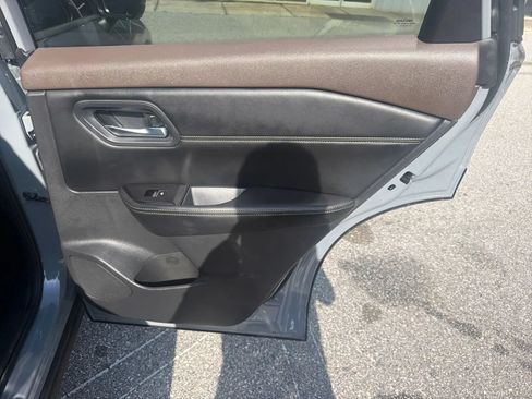 Used 2023 Nissan Rogue SL FWD image 20