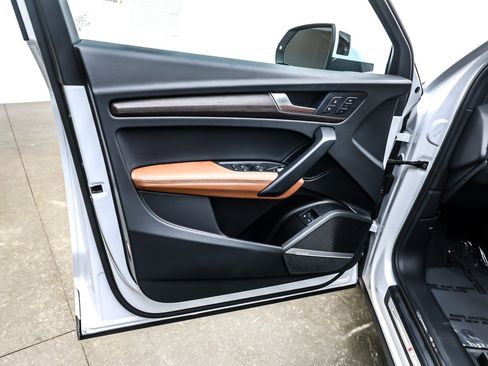 Used 2025 Audi Q5 e Premium Plus image 22