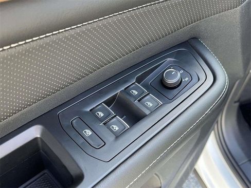 Used 2026 Volkswagen Atlas SE FWD image 21