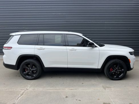 Used 2021 Jeep Grand Cherokee L Laredo image 10