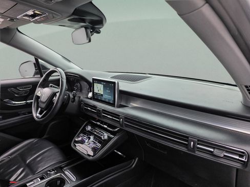 Used 2022 Lincoln Corsair FWD w/ Premium Package image 30