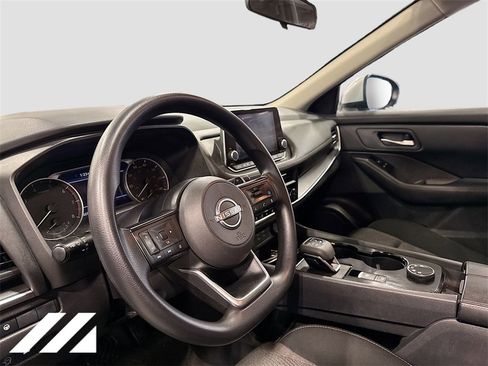 Used 2024 Nissan Rogue SV image 9