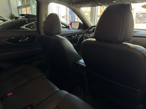 Used 2020 Nissan Rogue SL w/ Premium Package AWD/4WD image 28