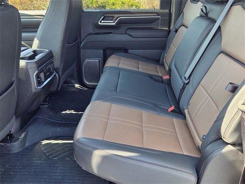 Certified 2025 Chevrolet Silverado 3500 High Country w/ Technology Package image 10