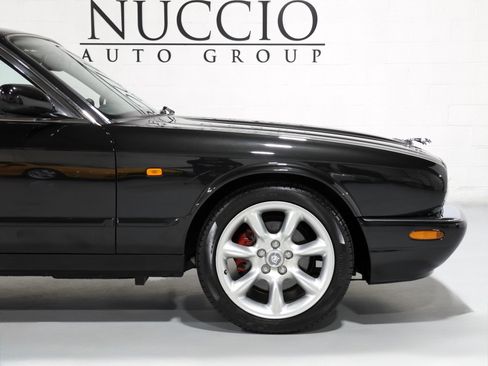 Used 1998 Jaguar XJ8 RWD image 40