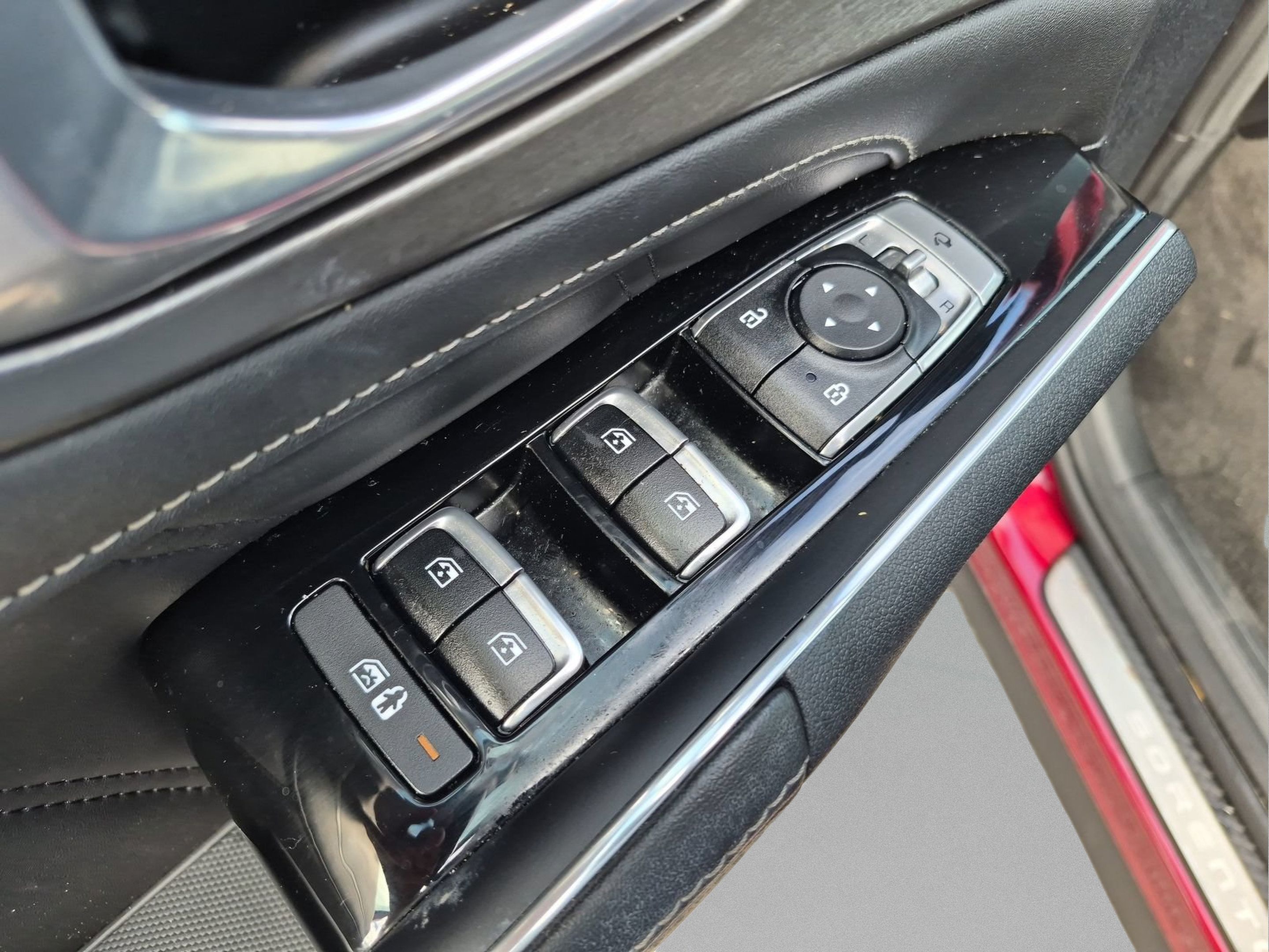 Used 2023 Kia Sorento SX FWD image 16