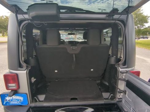 Used 2018 Jeep Wrangler Sport AWD/4WD image 14