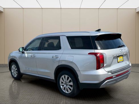 Used 2023 Hyundai Palisade SEL w/ Cargo Package AWD/4WD image 4