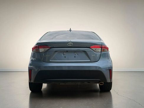 Used 2021 Toyota Corolla LE FWD image 4