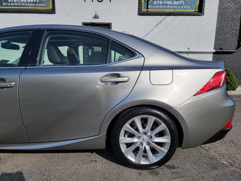 Used 2016 Lexus IS 300 AWD image 11