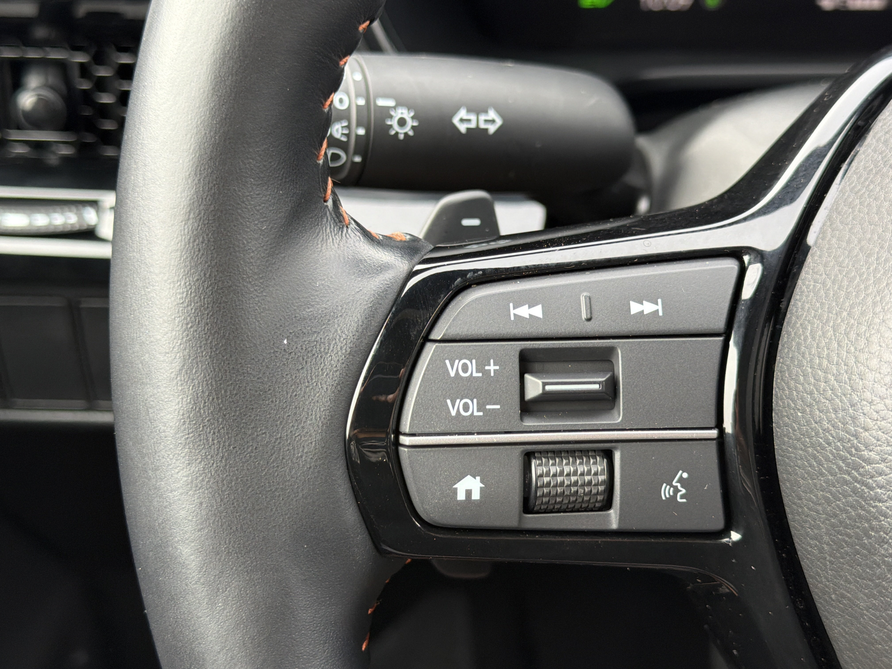 Used 2025 Honda CR-V Sport Touring image 26