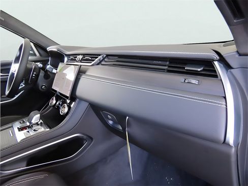 Used 2025 Jaguar F-PACE R-Dynamic S image 10