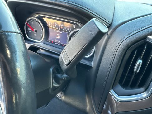 Certified 2021 Chevrolet Silverado 1500 High Country w/ Technology Package image 32