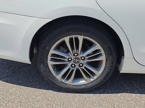Used 2016 Toyota Camry SE FWD image 5