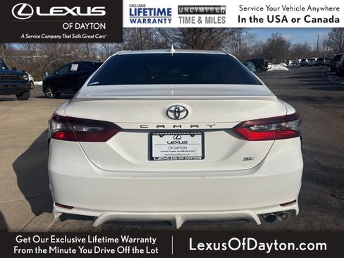Used 2022 Toyota Camry SE image 4