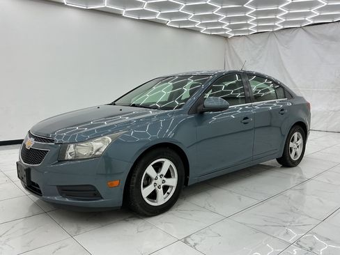 Used 2012 Chevrolet Cruze LT FWD image 1