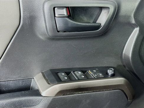 Used 2022 Toyota Tacoma SR5 image 24