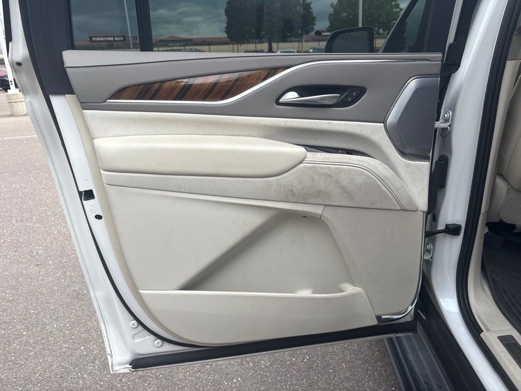 Certified 2024 Cadillac Escalade ESV Sport Platinum w/ LPO, ONYX Package AWD/4WD image 16