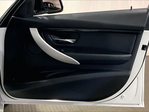 Used 2018 BMW 330i xDrive Sedan w/ M Sport Package image 22