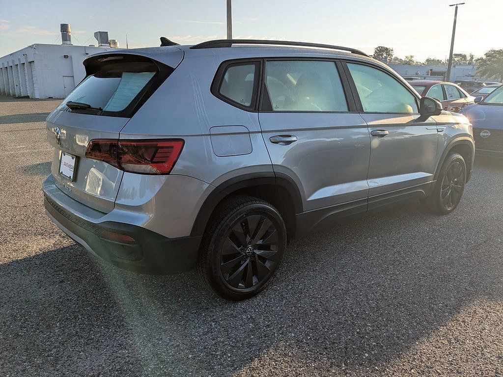 Used 2024 Volkswagen Taos S FWD image 3