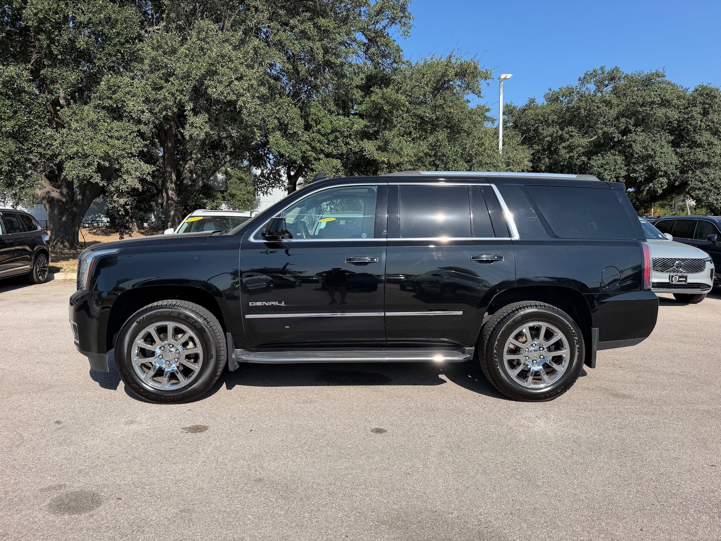 Used 2015 GMC Yukon Denali AWD/4WD image 3