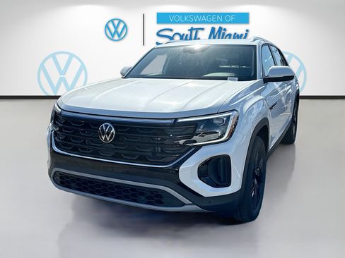 Used 2026 Volkswagen Atlas Cross Sport SE FWD image 3