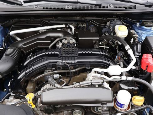 Used 2024 Subaru Crosstrek 2.0i Premium image 12