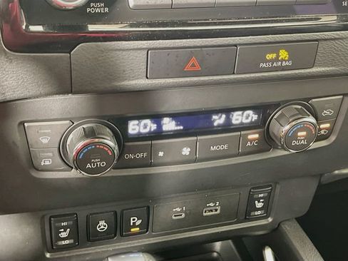 Used 2023 Nissan Frontier SV w/ SV Convenience Package RWD image 16