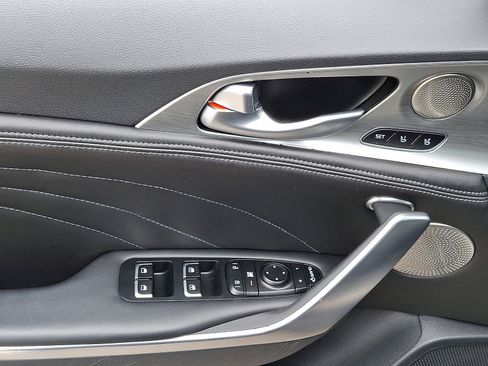 Used 2023 Kia Stinger GT2 image 12