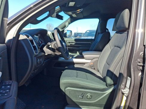 New 2026 RAM 1500 4x4 Crew Cab image 6