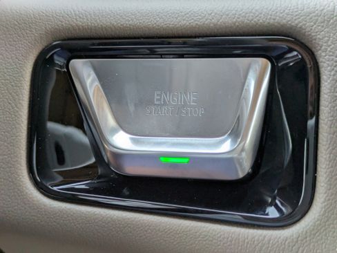 New 2025 GMC Yukon Denali w/ Advanced Technology Package image 29