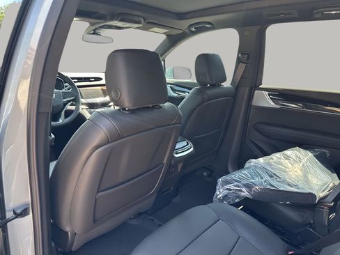 New 2025 Cadillac XT6 Premium Luxury w/ LPO, Floor Liner Package image 18