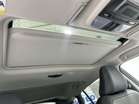 Certified 2025 Subaru Crosstrek 2.5i Limited w/ Crosstrek Mirror Package image 21