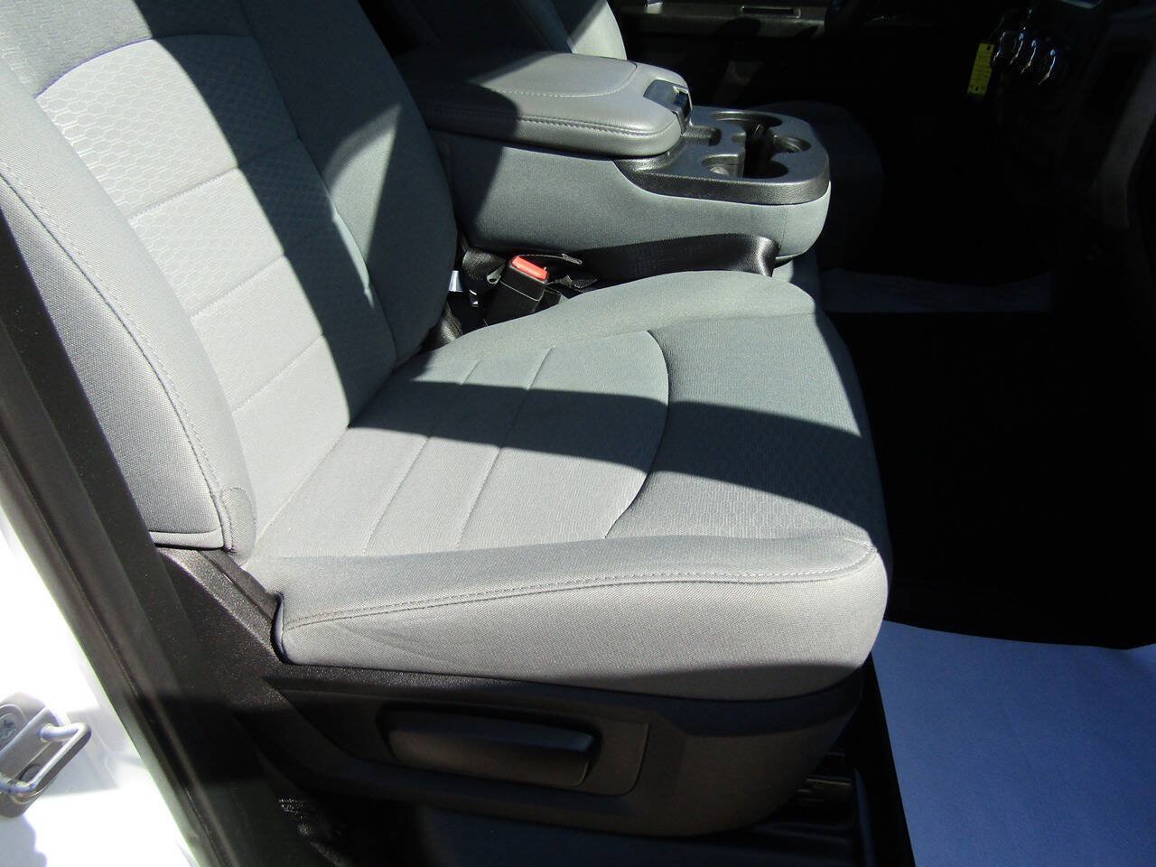 Used 2019 RAM 1500 Express AWD/4WD image 18