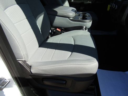 Used 2019 RAM 1500 Express AWD/4WD image 18