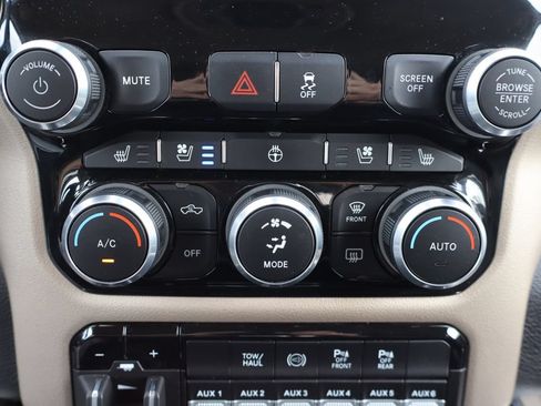 Used 2022 RAM 3500 Laramie AWD/4WD image 12