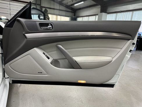 Used 2011 INFINITI G37 Journey w/ Premium Pkg image 14