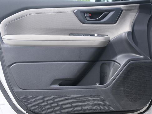 Certified 2025 Subaru Forester Premium AWD/4WD image 14