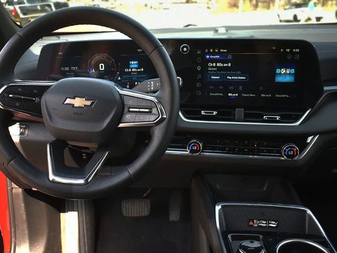 Used 2026 Chevrolet Equinox LT w/ Convenience Package II image 12