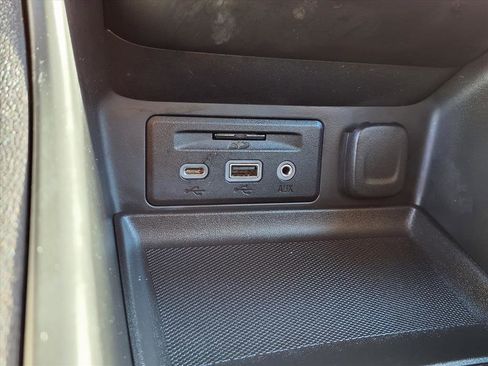 Used 2022 GMC Terrain SLT w/ Infotainment Package II image 8