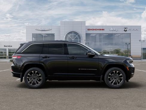 New 2025 Jeep Grand Cherokee Overland w/ Trailer Tow Package AWD/4WD image 21