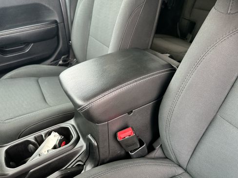 Used 2020 Jeep Wrangler Unlimited Sahara image 20