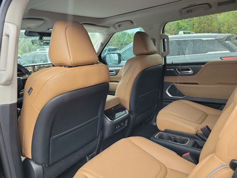 New 2026 INFINITI QX80 Luxe w/ Cargo Package RWD image 10