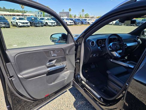 Used 2026 Mercedes-Benz GLB 250 image 21