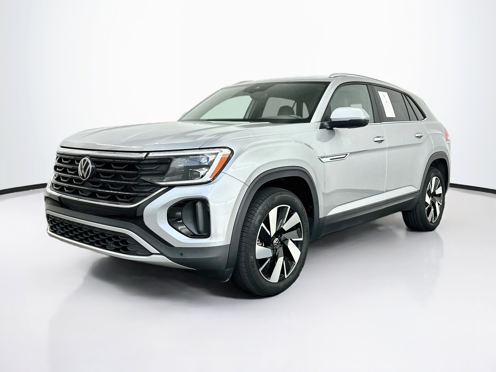 Used 2025 Volkswagen Atlas Cross Sport SE AWD/4WD image 3
