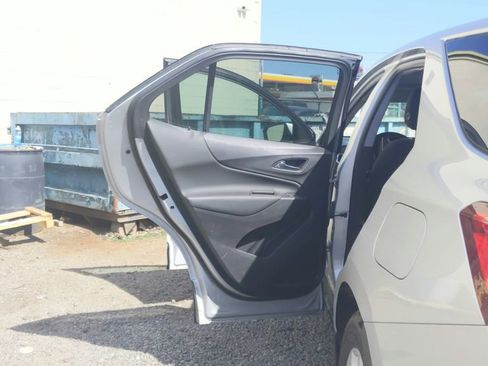 Used 2021 Chevrolet Equinox LT w/ Driver Convenience Package FWD image 29
