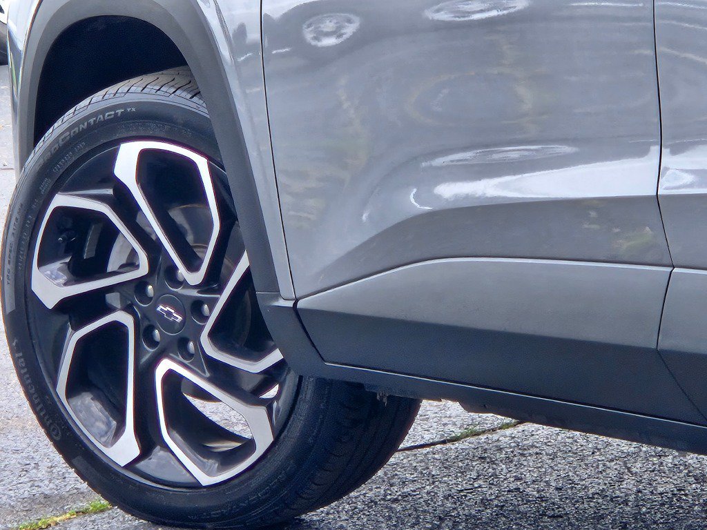 Certified 2024 Chevrolet Trax RS w/ Sunroof Package FWD image 14
