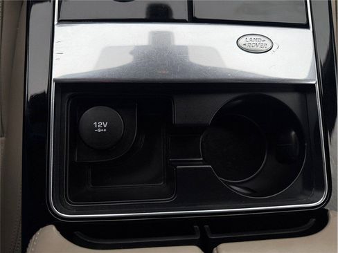 Used 2018 Land Rover Range Rover Velar R-Dynamic HSE image 24